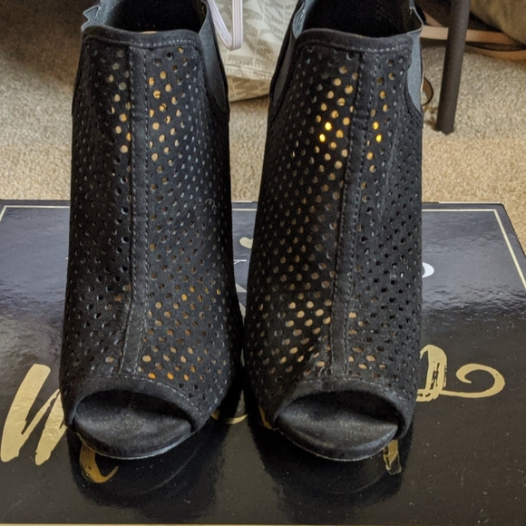 Open toe heels - Picture 3 of 3